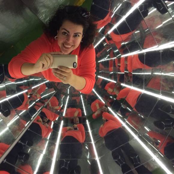 Meet your Posher, Lisa - Picture 1 of 1